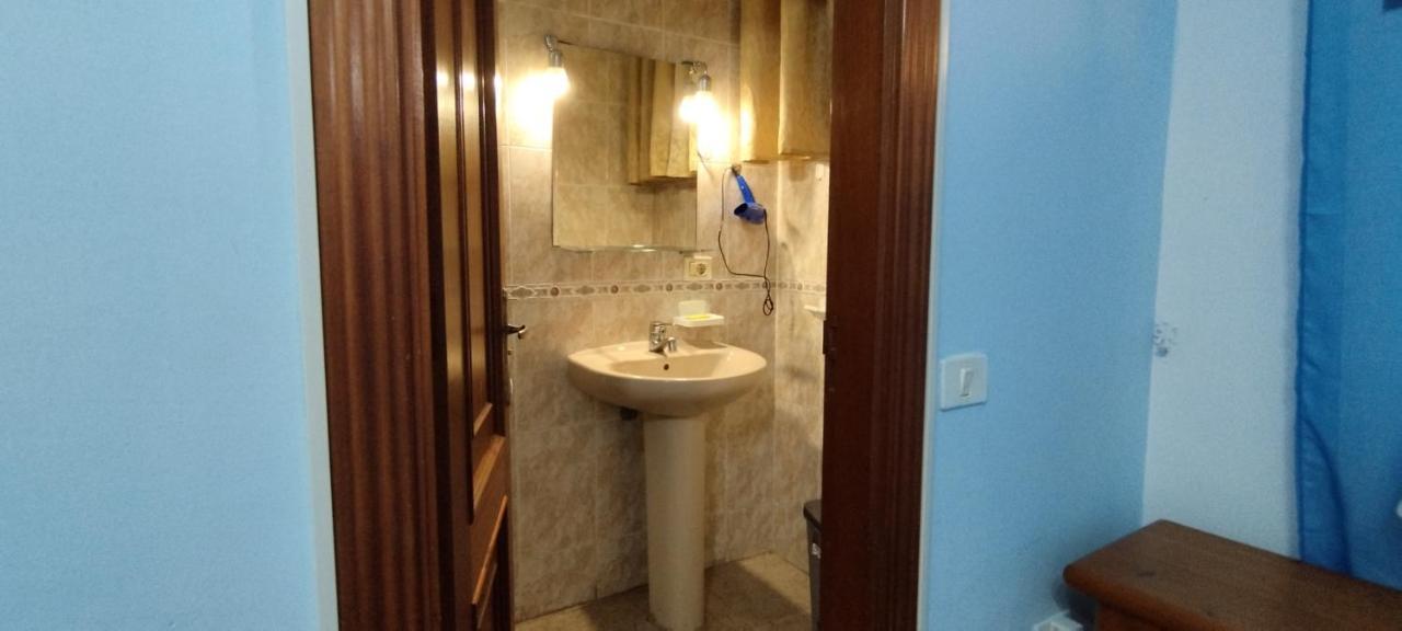 Los Cristianos Centro, Room With A Private Bathroom In Shared Apartment Arona  Zewnętrze zdjęcie